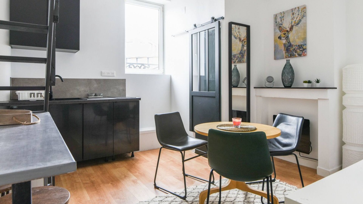 Fives Apartment | Nice and modern duplex at the foot of the metro in Lille Fives - Welkeys