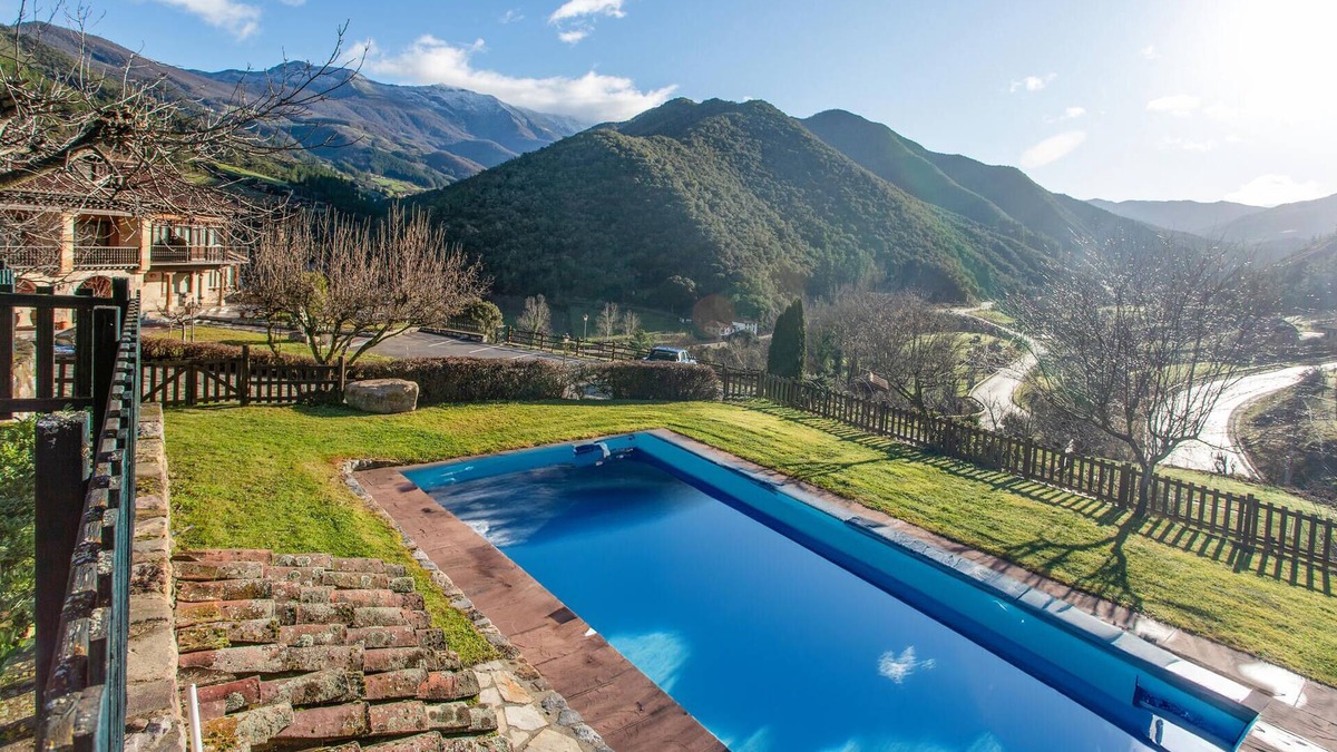 Cabezon de Liebana Apartment | Nice apartment in Cabezon de liebana
