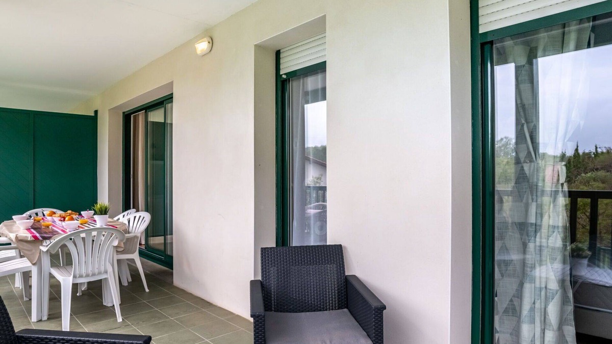 Saint-Jean-de-Luz Apartment | Nice apartment for 6 guests with WIFI, pool, TV and terrace