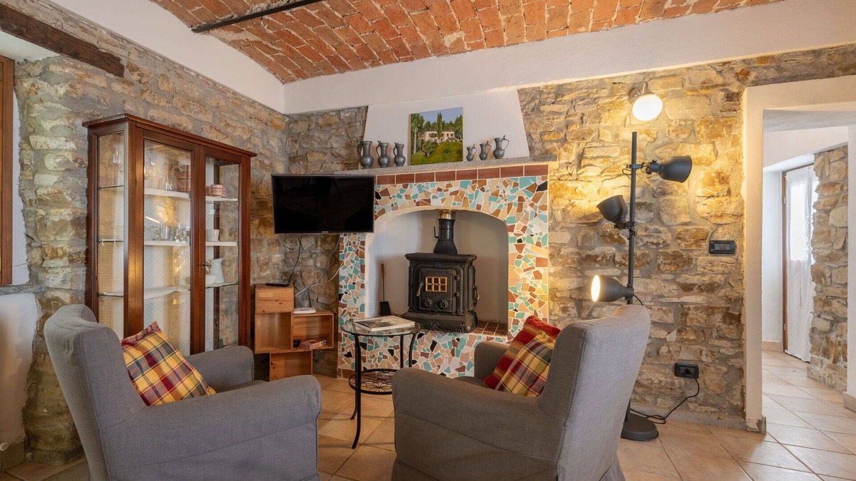 Monastero Bormida Apartment | Nice apartment for 2 people with WIFI, pool, TV and parking