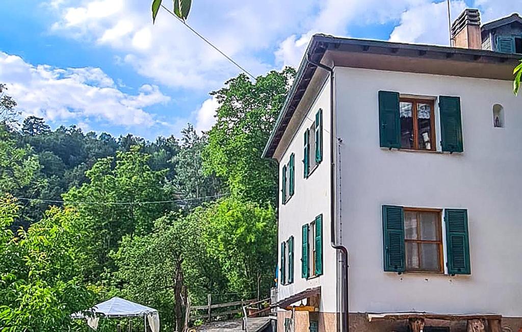Santo Stefano dʼAveto Apartment | Nice Apartment In Santo Stefano D'aveto