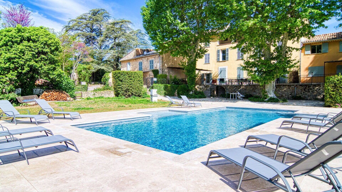 Besse-sur-Issole House | Nice apartment in villa for 8 people with pool, WIFI, TV, terrace and parking