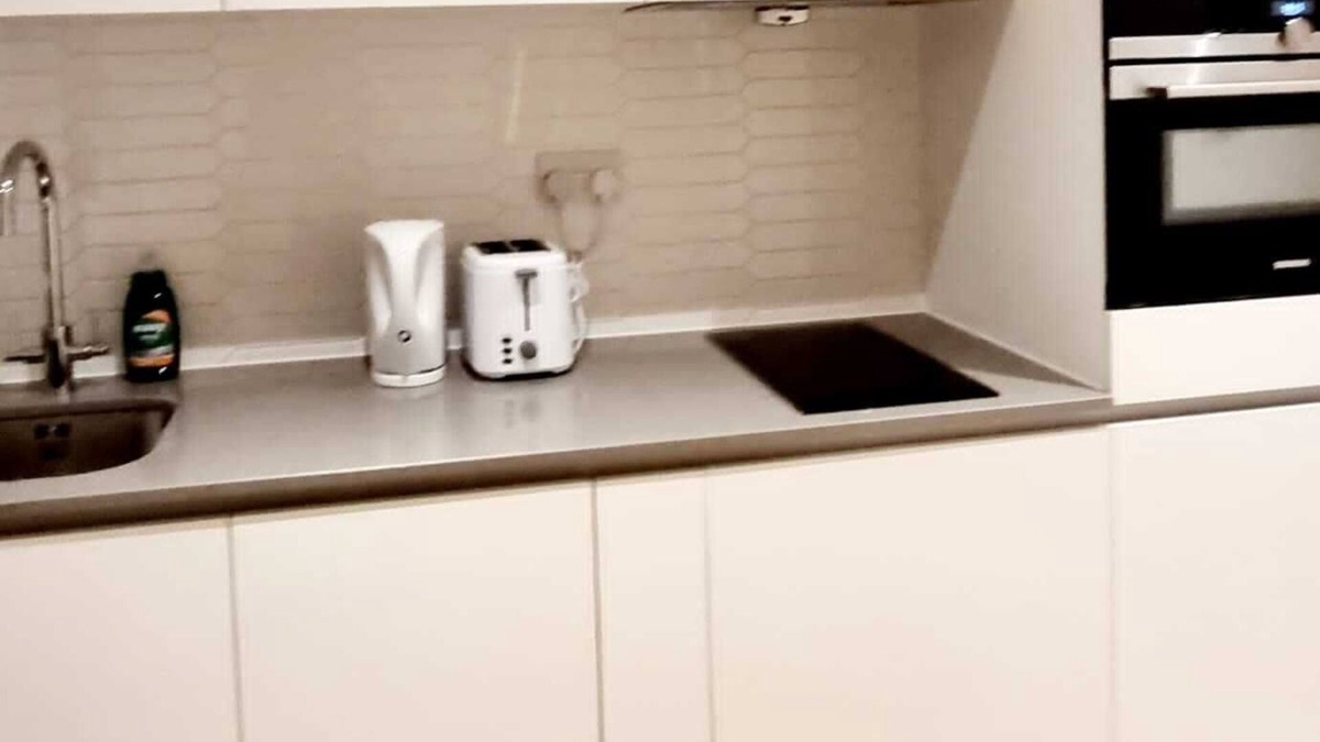 Loxford House | NICE APARTMENT CLOSE TO ILFORD STATION Free Wi-Fi & Netflix