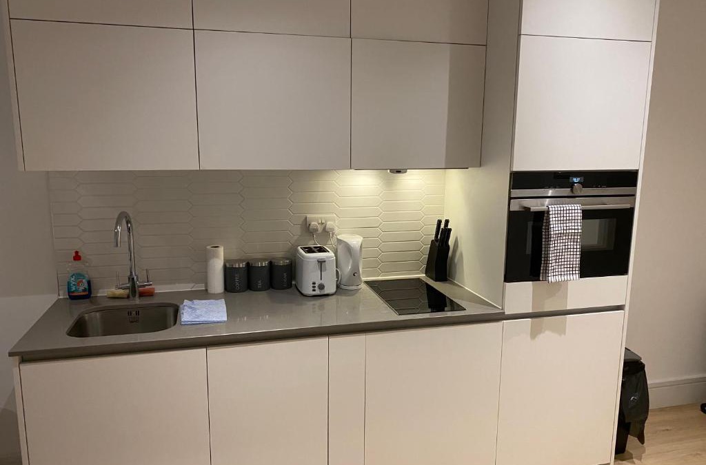 Loxford Apartment | Nice Apartment Close to Ilford Station , NETFLIX AND WI-FI FREE