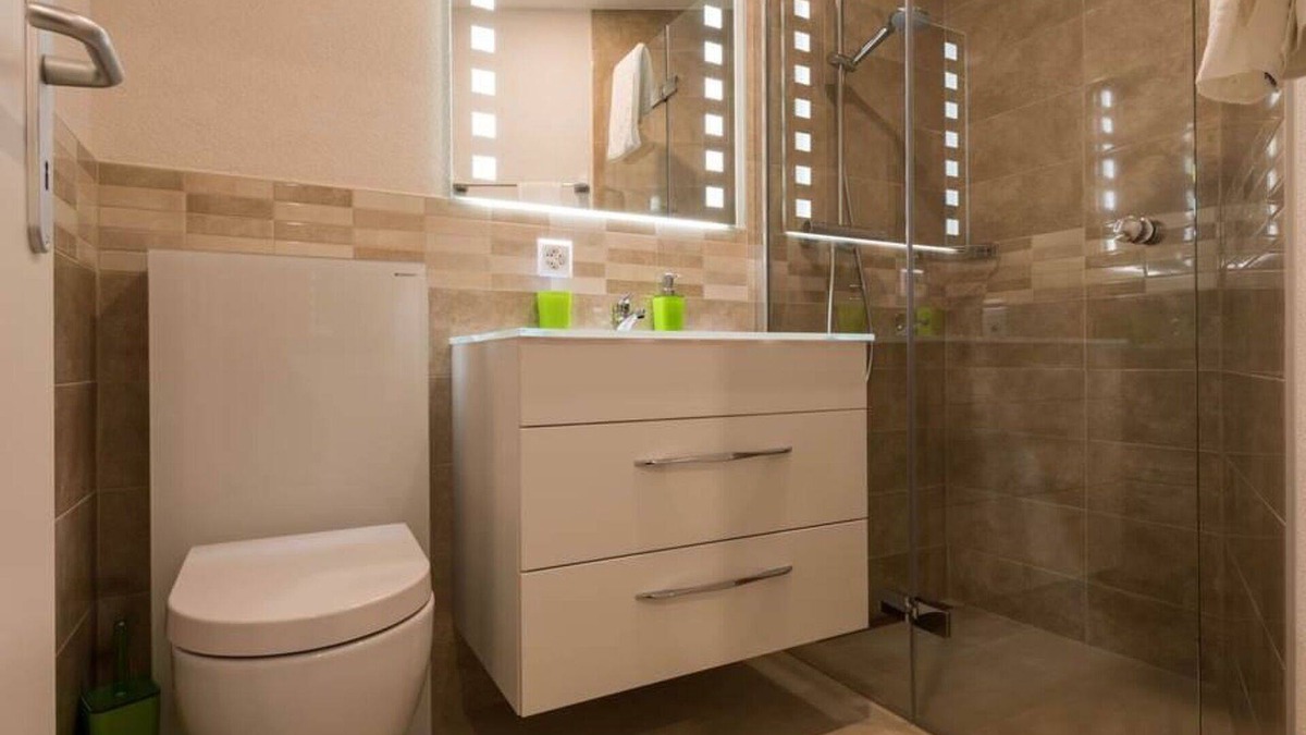 Saas Almagell Apartment | Nice apartment for 3 guests with hot tub, WIFI, TV and balcony