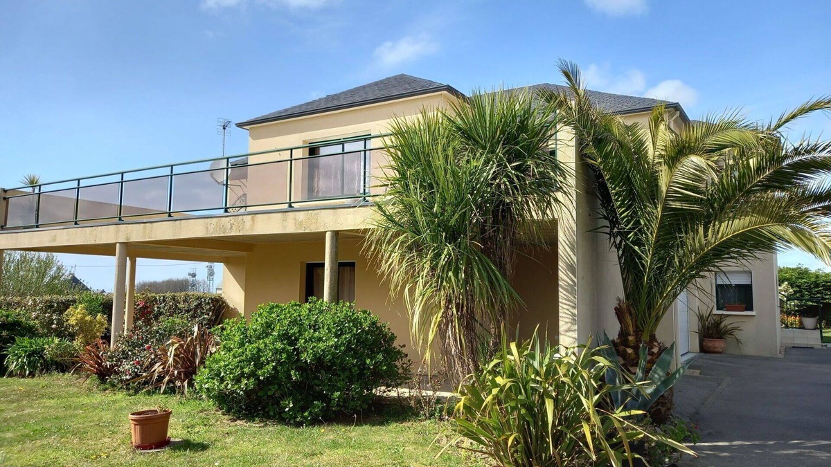 Plougonvelin Apartment | Nice apartment for 2 guests with WIFI, TV, patio, pets allowed and parking