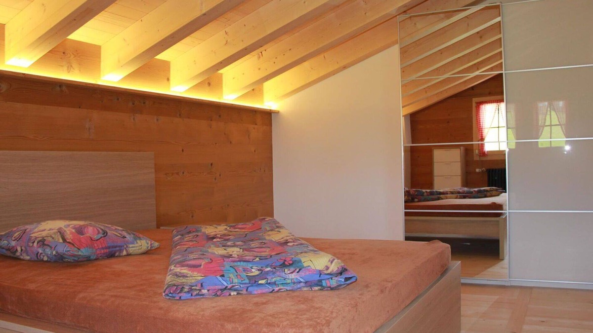 Lenk Apartment | Nice apartment for 10 people with TV and balcony