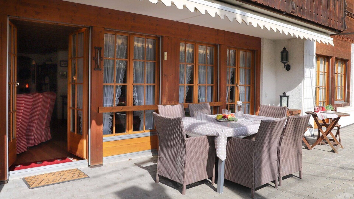 Saanen Apartment | Nice apartment for 12 people with WIFI, TV and terrace