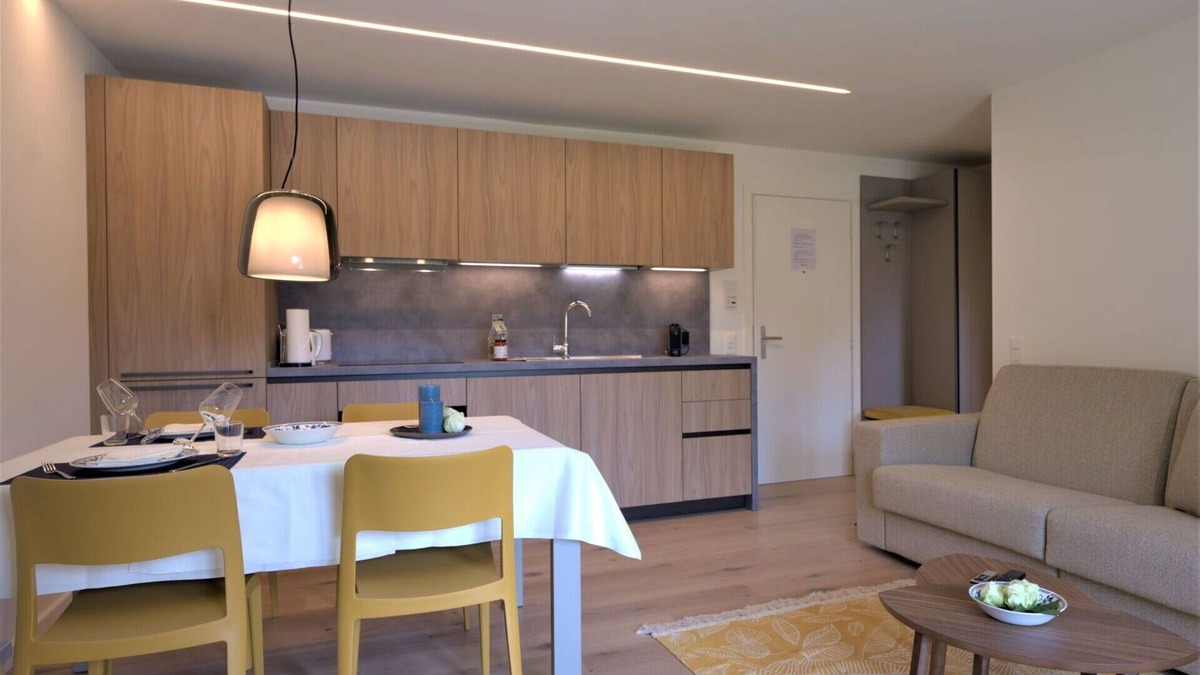 Celerina-Schlarigna Apartment | Nice apartment for 2 people with WIFI, TV, balcony, pets allowed and panoramic view
