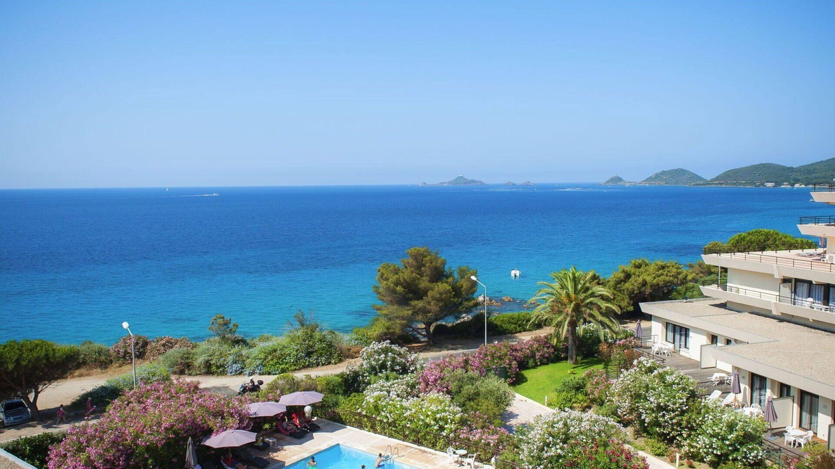 Ajaccio Apartment | Nice apartment for 2 guests with pool, WIFI, A/C, TV, terrace and pets allowed