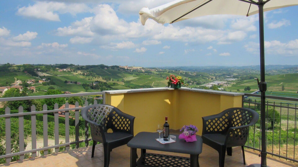 Agliano Terme Apartment | Nice apartment for 3 guests with WIFI, A/C, TV, patio, panoramic view and parking