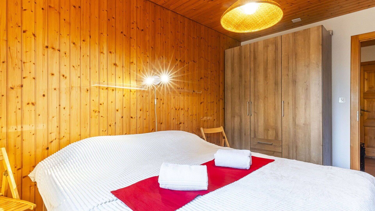 Champery Apartment | Nice apartment for 4 guests with WIFI, TV, balcony and panoramic view