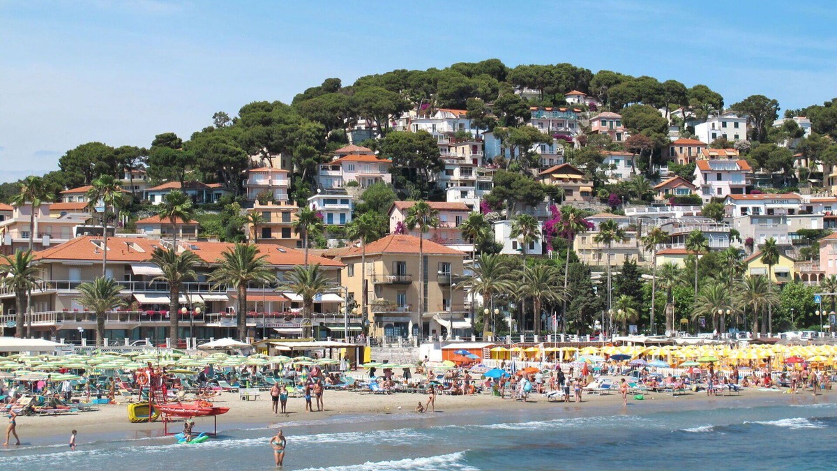 Marina di Andora Apartment | Nice apartment for 4 people with WIFI, A/C, TV and parking