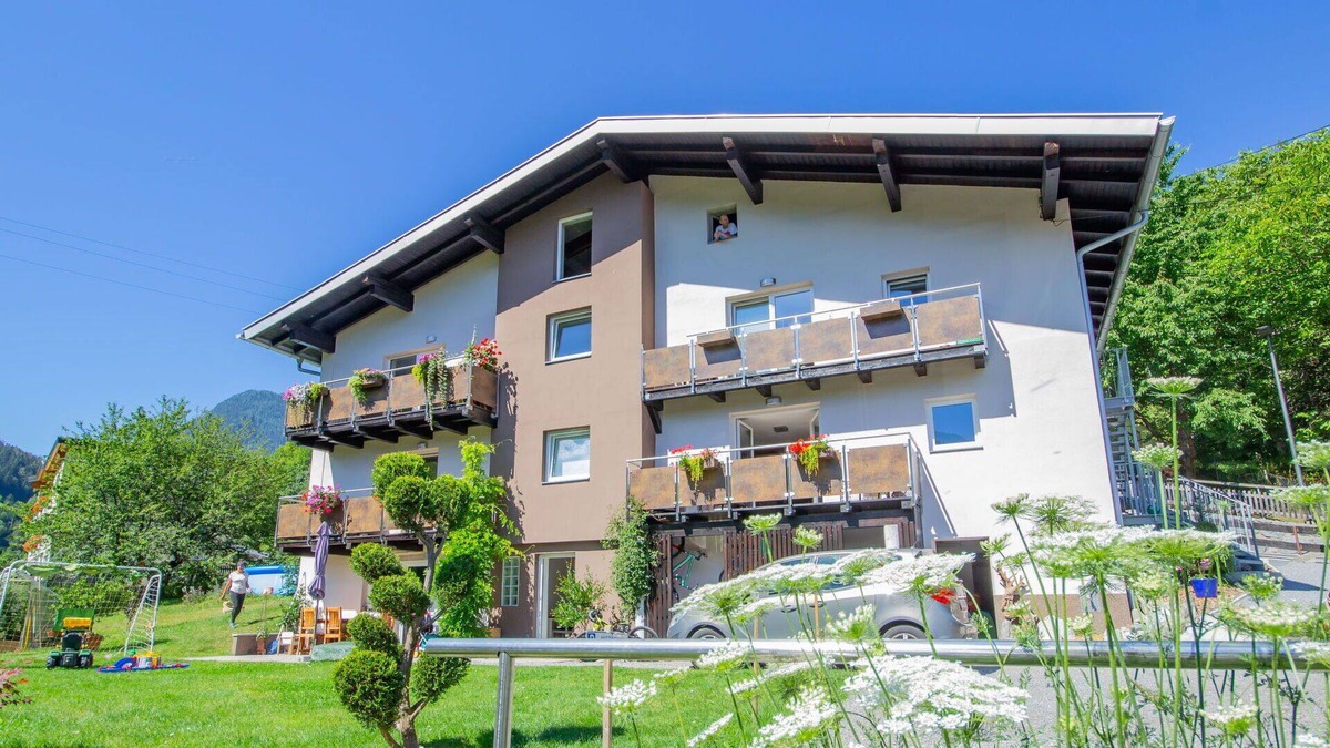 Pians Apartment | Nice apartment for 4 people with WIFI, TV, balcony and parking