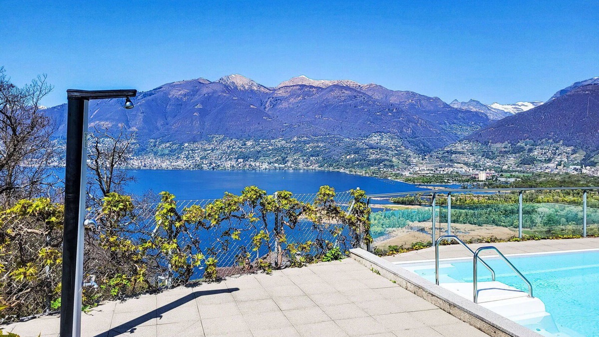 Magadino Apartment | Nice apartment for 5 people with pool, WIFI, TV, terrace and parking