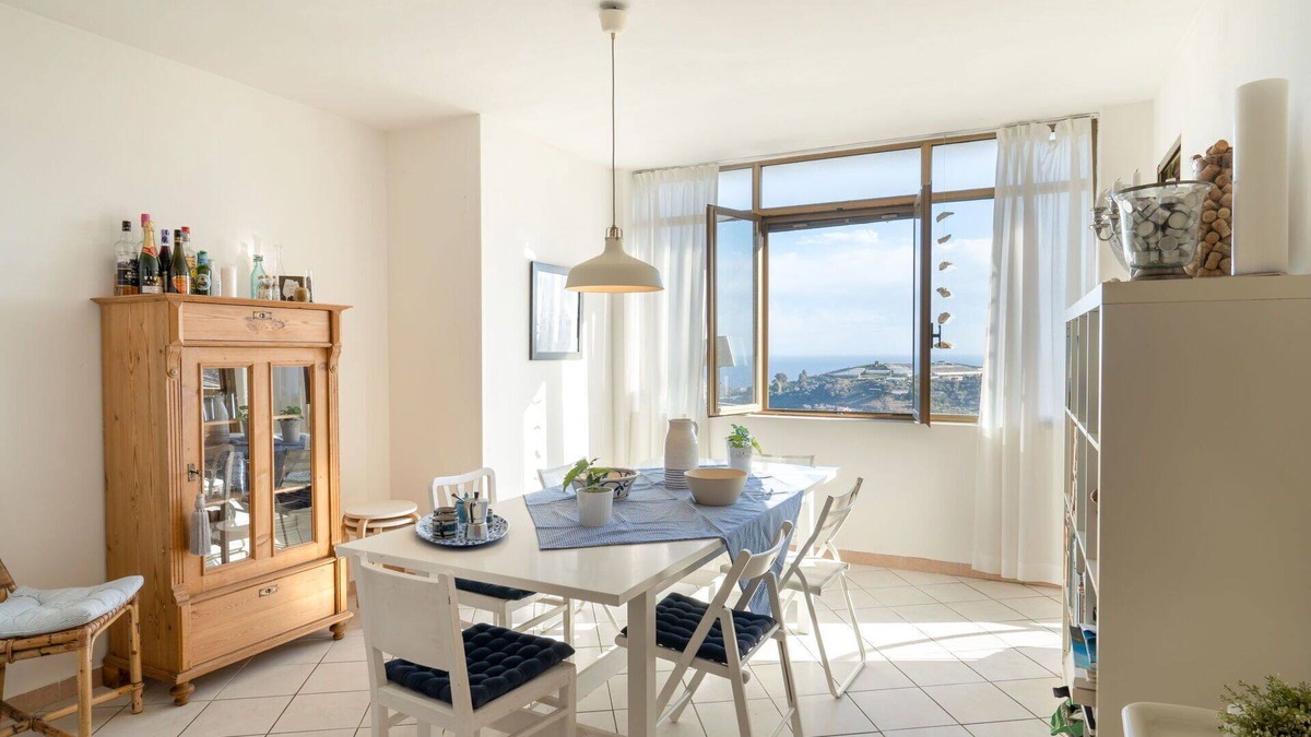 Pompeiana Apartment | Nice apartment for 5 guests with WIFI, TV, balcony, pets allowed and parking