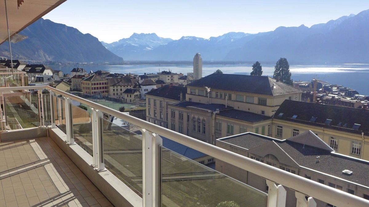 Montreux Apartment | Nice apartment for 5 people with WIFI, TV, balcony, pets allowed and panoramic view