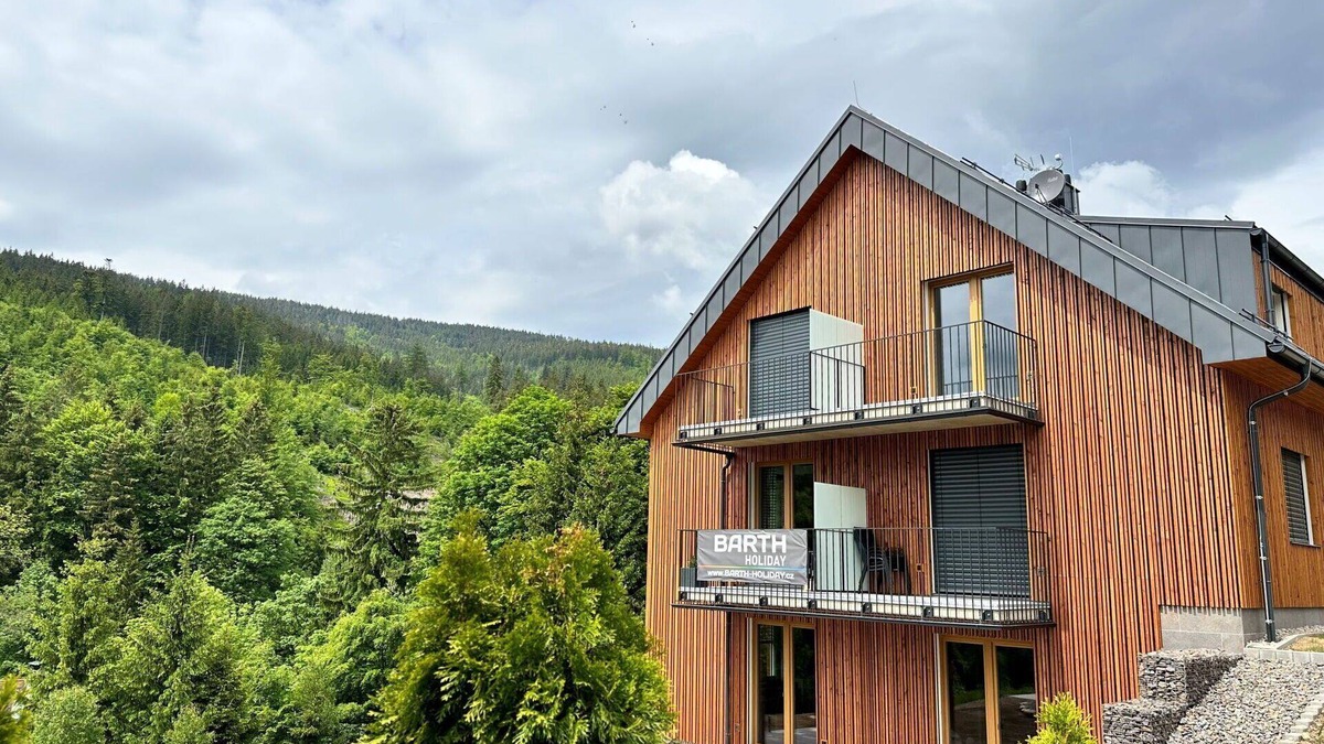 Dolni Morava Apartment | Nice apartment for 5 people with WIFI, TV, terrace, panoramic view and parking