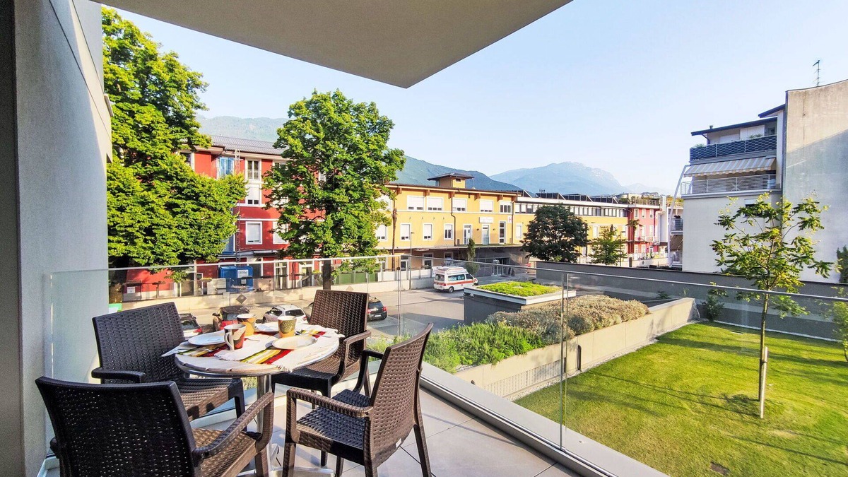 Arco Apartment | Nice apartment for 5 people with A/C, TV, patio, pets allowed and parking