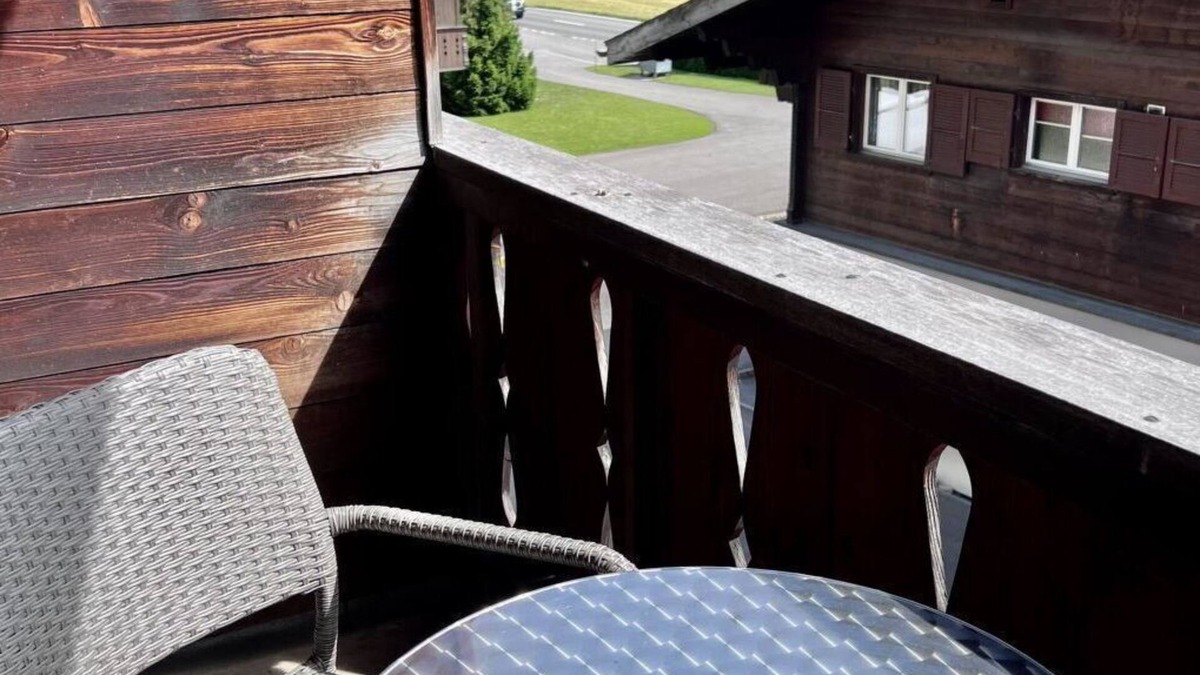 Saanen Apartment | Nice apartment for 6 guests with WIFI, TV, balcony and pets allowed