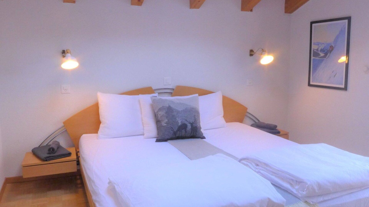 Taesch Apartment | Nice apartment for 6 people with WIFI, TV and balcony