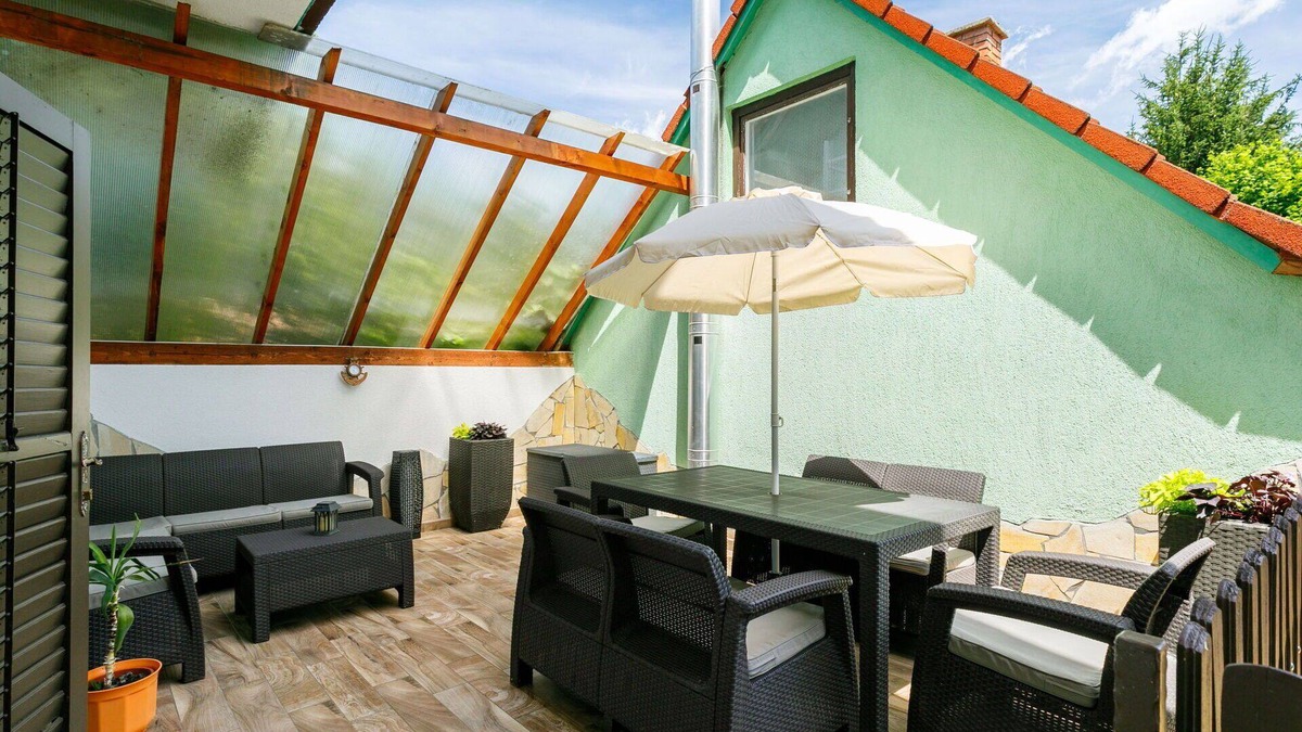 Balatonlelle Apartment | Nice apartment for 7 people with A/C, WIFI, TV, terrace and parking