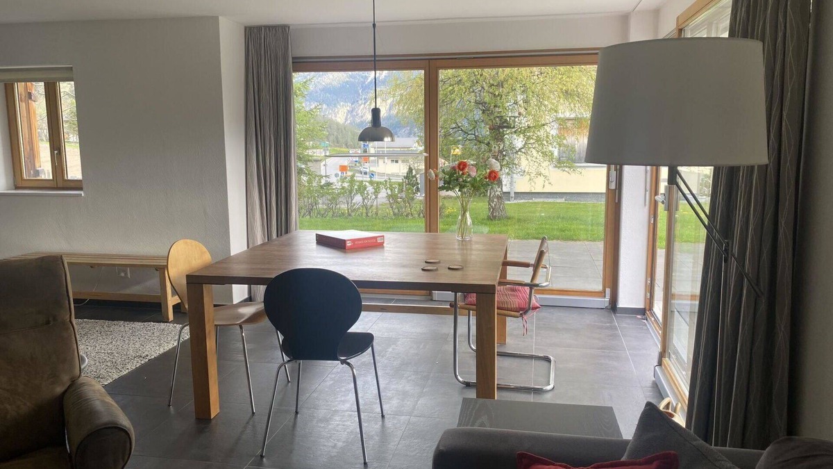 Grisons Apartment | Nice apartment for 8 guests with WIFI, TV and balcony