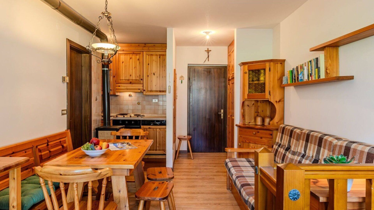 Pinzolo Apartment | Nice apartment for 8 people with TV, panoramic view and parking