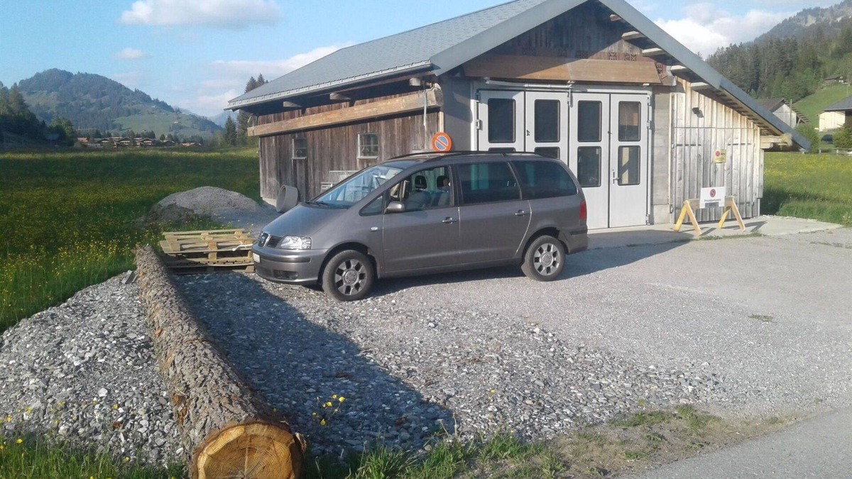 Schoenried Apartment | Nice apartment for 9 people with WIFI, TV, balcony and pets allowed