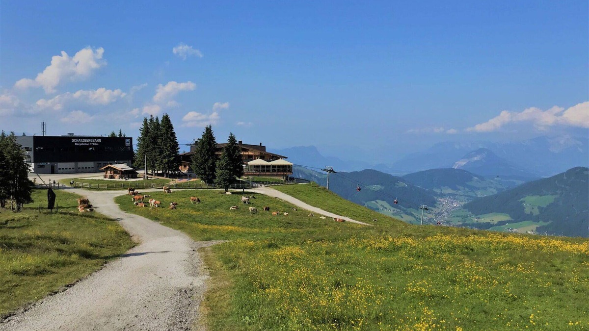 Oberau Apartment | Nice apartment for 8 guests with WIFI, TV, balcony, panoramic view and parking