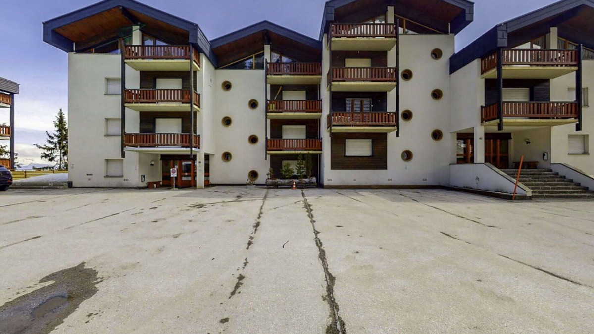 Heremence Apartment | Nice apartment for 4 people with pool, WIFI, balcony and pets allowed
