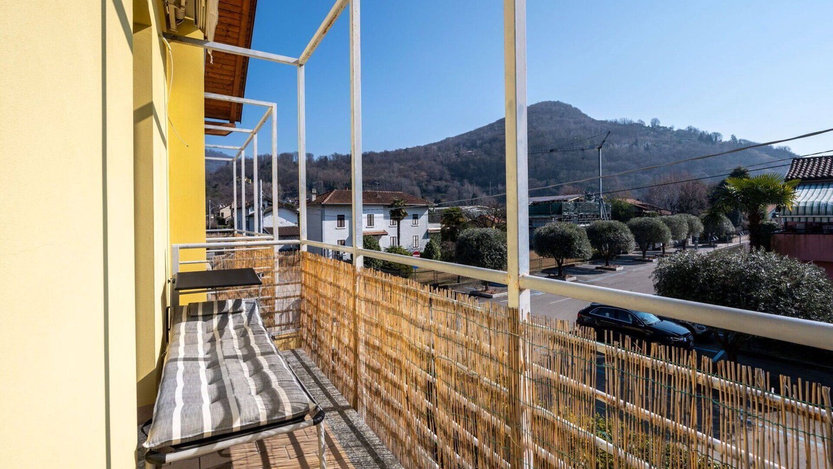 Brolo Apartment | Nice apartment for 5 people with pool, WIFI, TV, terrace and pets allowed