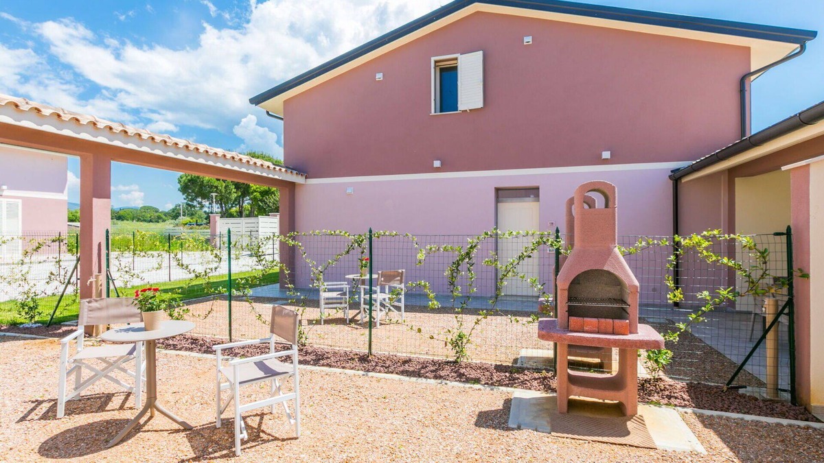 Cecina Apartment | Nice apartment for 7 guests with A/C, private pool, WIFI, TV, terrace, pets allowed and parking