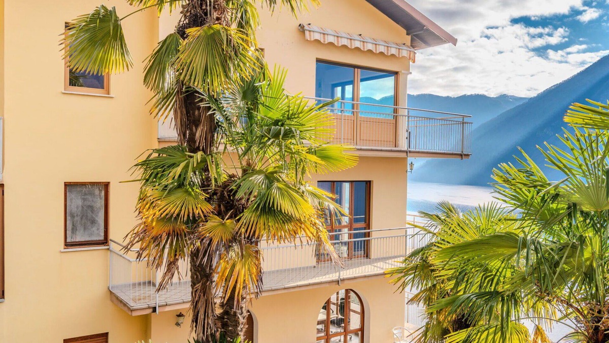 Valsolda Apartment | Nice apartment for 6 guests with WIFI, TV, balcony, pets allowed and parking