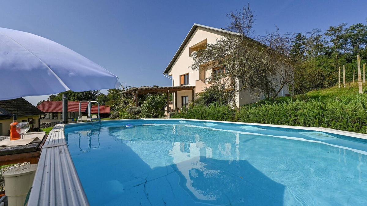 Grabrovnik Apartment | Nice apartment in Grabrovnik with sauna