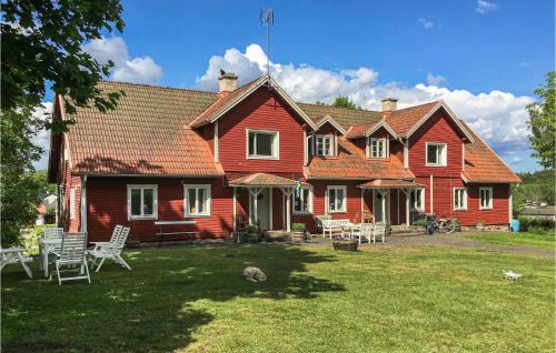 Immeln Apartment | Nice Apartment In Immeln With Lake View