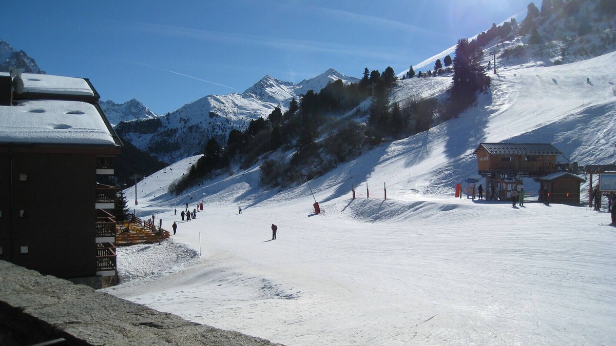 Meribel-Mottaret Apartment | Nice apartment in Méribel-Mottaret 3-star 36m² south facing skis