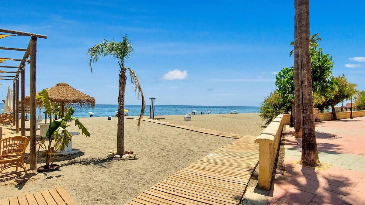 San Luis de Sabinillas Apartment | Nice apartment in Manilva with WiFi