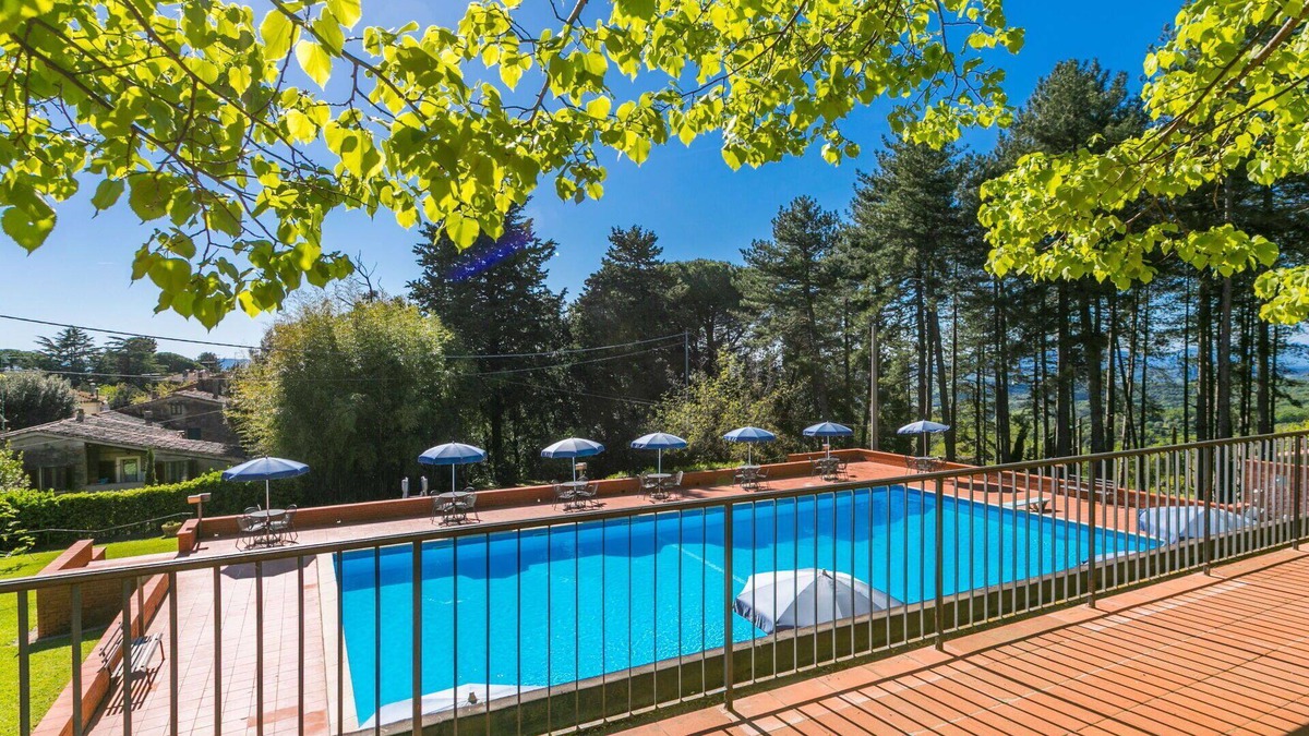 San Vivaldo Villa | Nice apartment in villa for 4 guests with pool, WIFI, TV, terrace, pets allowed and parking