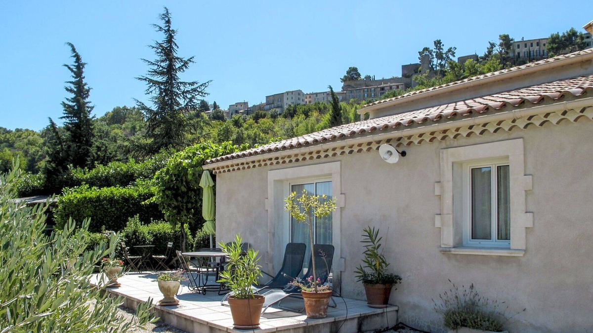 Menerbes House | Nice apartment in villa for 4 people with WIFI, TV and terrace
