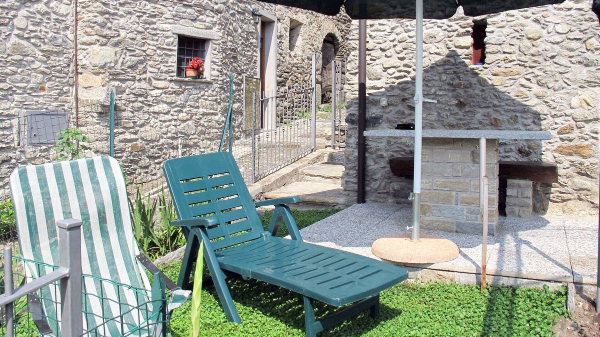 Vignola House | Nice apartment in villa for 4 guests with TV, balcony and parking