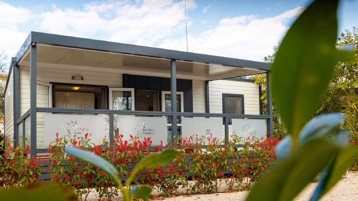 Zelena House | Nice apartment in villa for 6 people with WIFI, A/C, pool, TV, terrace and parking