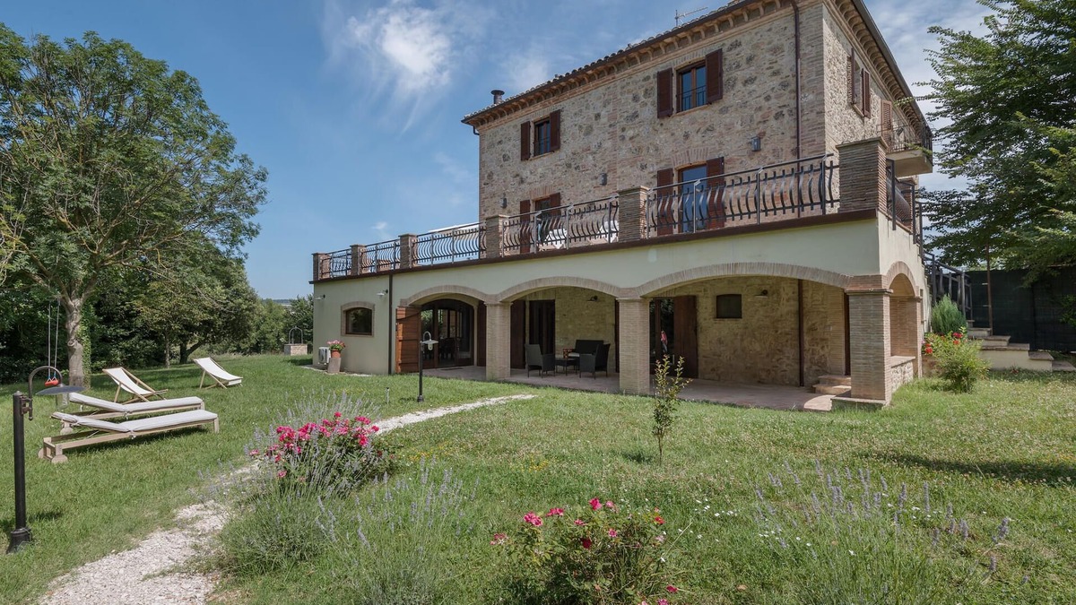 Avigliano Umbrio Apartment | Nice apartment in Avigliano Umbro