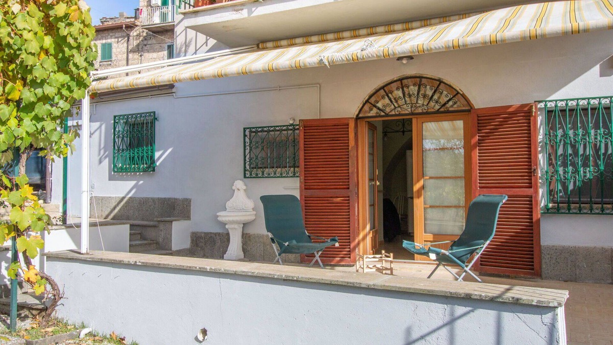 Fabrica di Roma Apartment | Nice apartment for 4 guests with WIFI, TV and parking