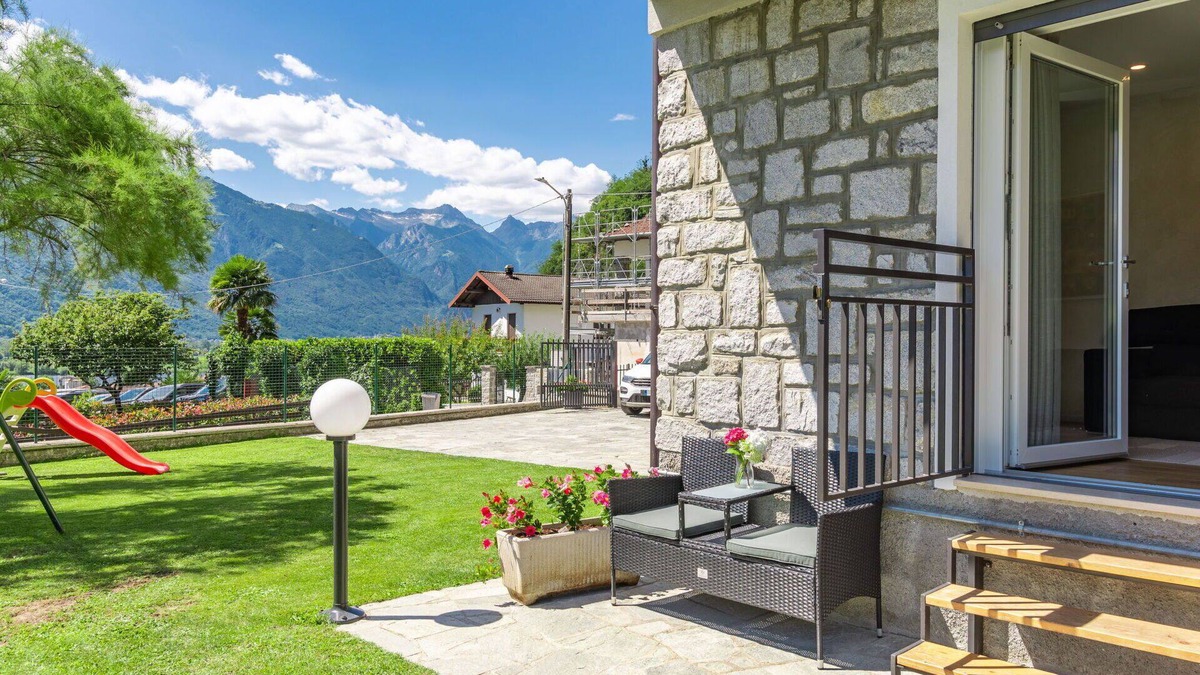 Novate Mezzola Apartment | Nice apartment for 3 guests with WIFI, A/C, TV, patio and parking