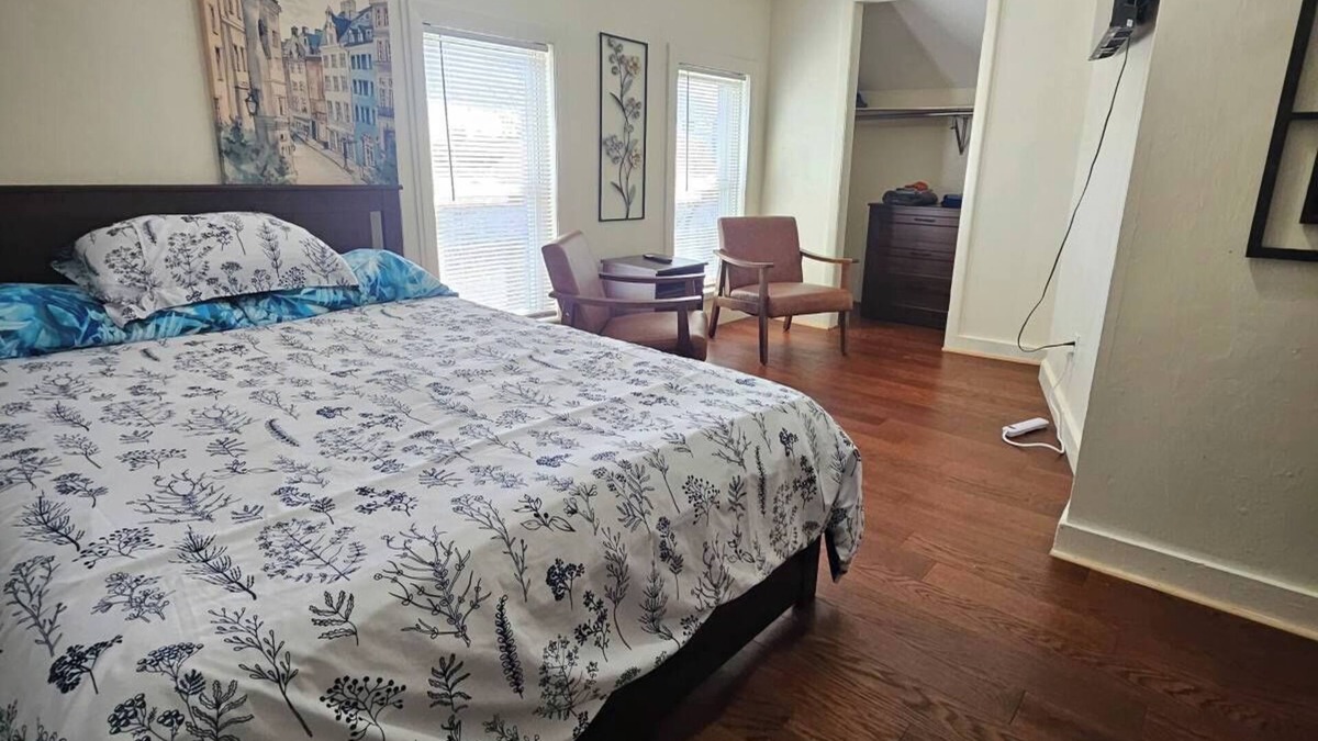 Providence Apartment | Nice apartment near Whole Foods, Brown University, Miriam Hospital, Downtown