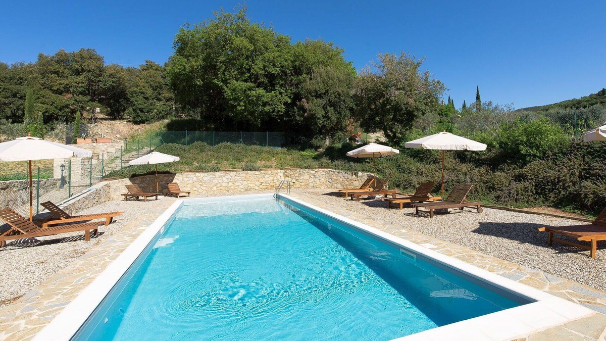Villa A Sesta Apartment | Nice apartment with WIFI, A/C, pool, TV, patio, panoramic view and parking, close to Siena