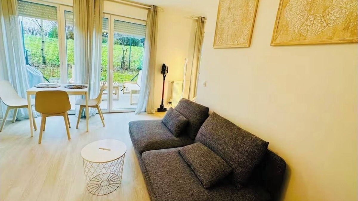 Orsay Apartment | Nice apartment with terrace