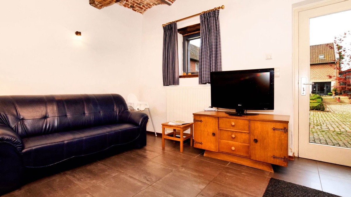 Richelle House | Nice apartments in a monumental square farm.