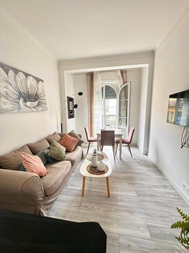 Vernier Apartment | Nice Apt - City Center, Wifi, AC, 4-5 Pers